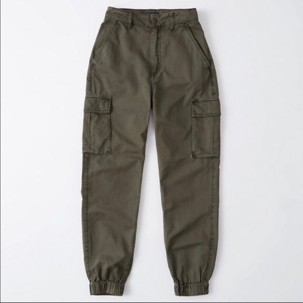 Abercrombie & Fitch women’s cargo joggers